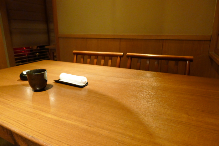 神楽坂_翔山亭　半個室のテーブル席