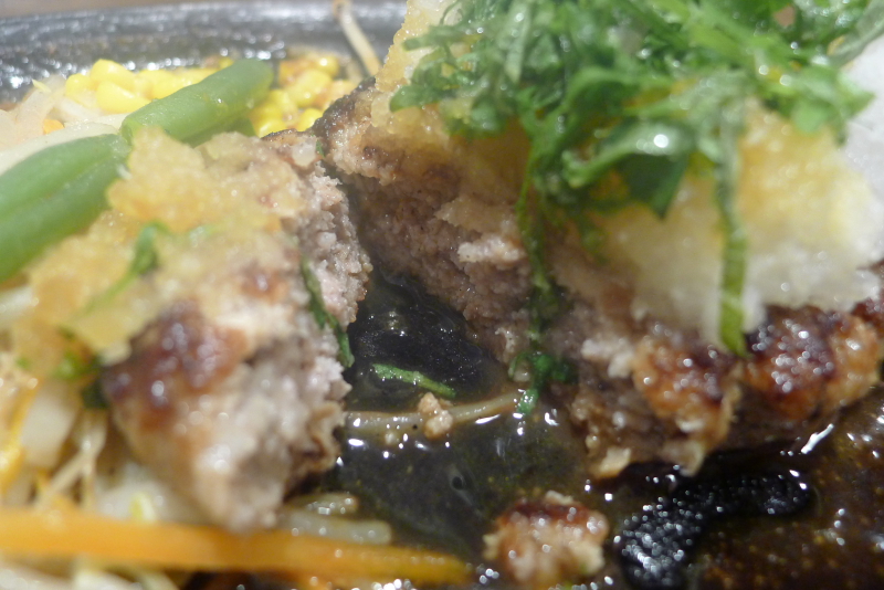 水道橋駅近くのステーキと焙煎カレーの店ふらんす亭のハンバーグ