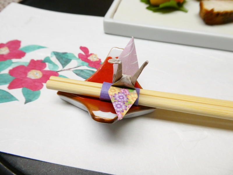 下田野の花亭こむらさきの夕食で使った鶴の形の箸置き